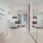 Family In With Parking, Desk, Air Conditioned Living And Bathtub By Renters Warsaw