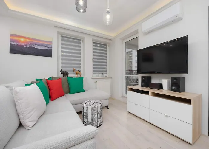 아파트 Family In With Parking, Desk, Air Conditioned Living And Bathtub By Renters *